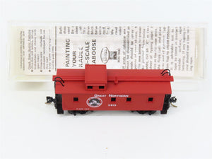 N Scale Micro-Trains MTL 50090 Great Northern 34' Wood-Sheathed Caboose X613 RTR
