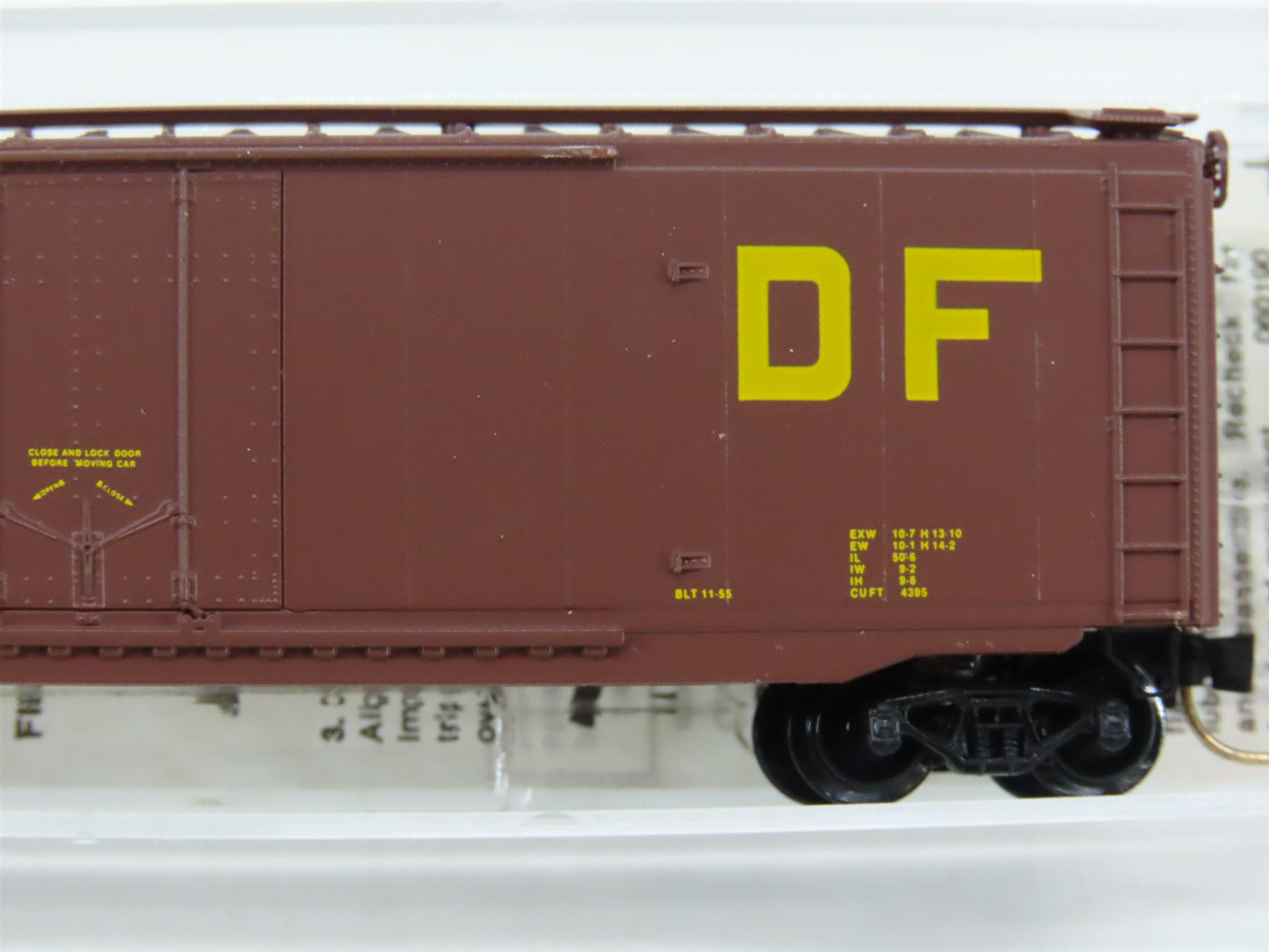 N Scale Micro-Trains MTL 32300 Chicago Great Western 50' Single Door Box Car RTR