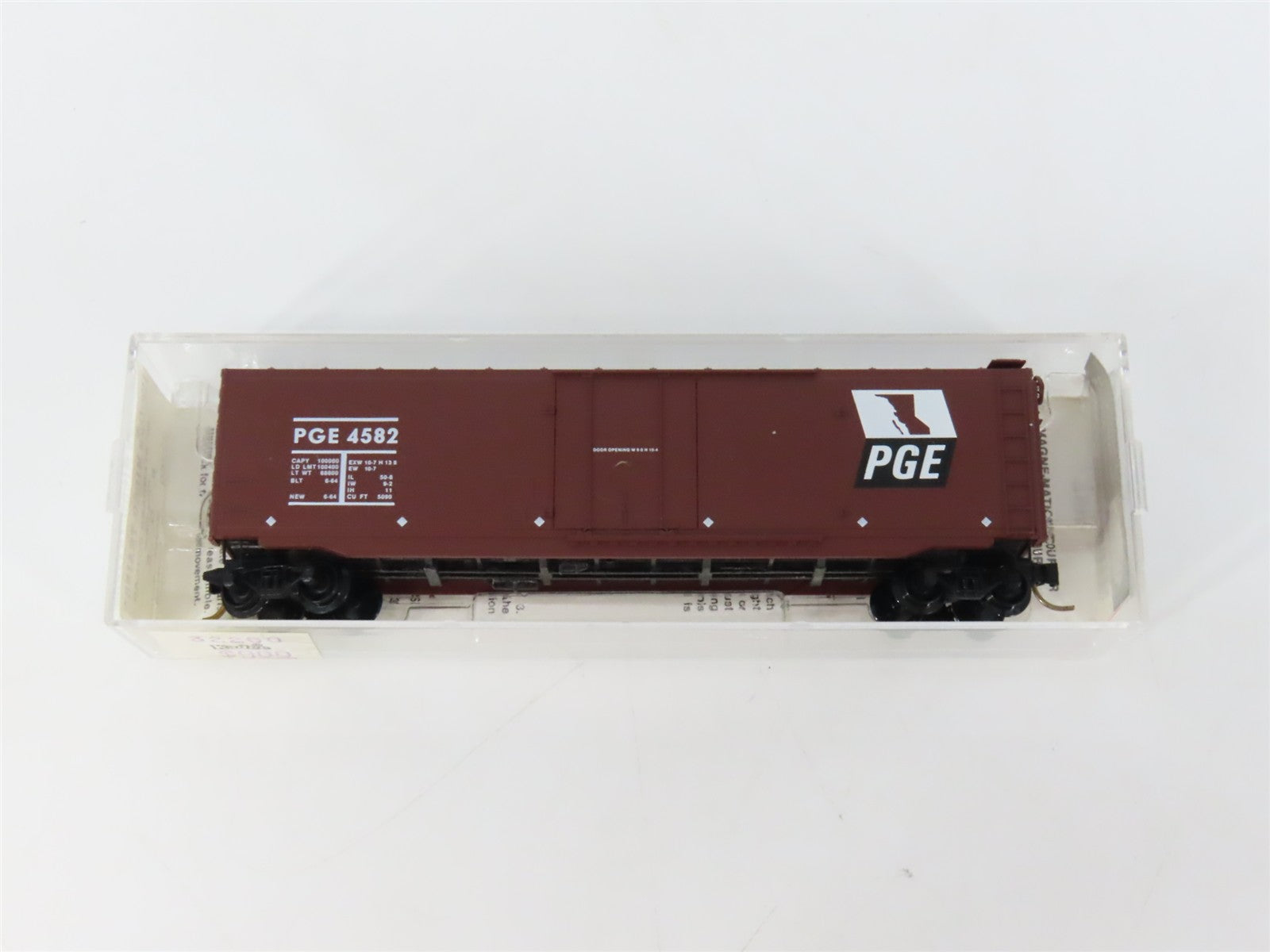 N Scale Micro-Trains MTL 32260 PGE Pacific Great Eastern 50' Box Car 4582 RTR