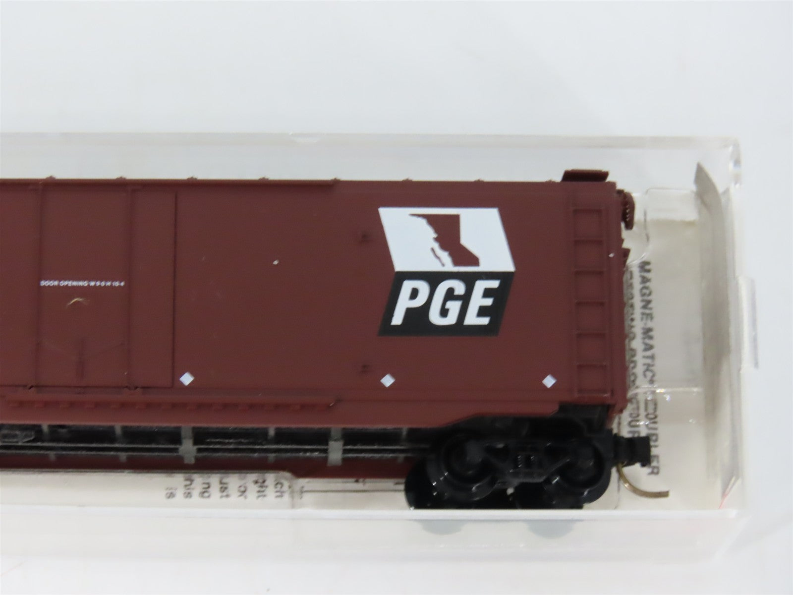 N Scale Micro-Trains MTL 32260 PGE Pacific Great Eastern 50' Box Car 4582 RTR