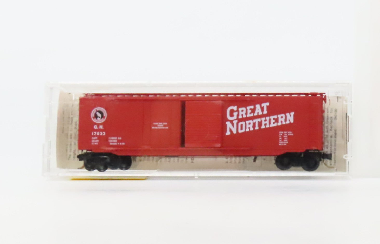 N Scale Micro-Trains MTL 33010 GN Great Northern 50' Box Car 17833 RTR