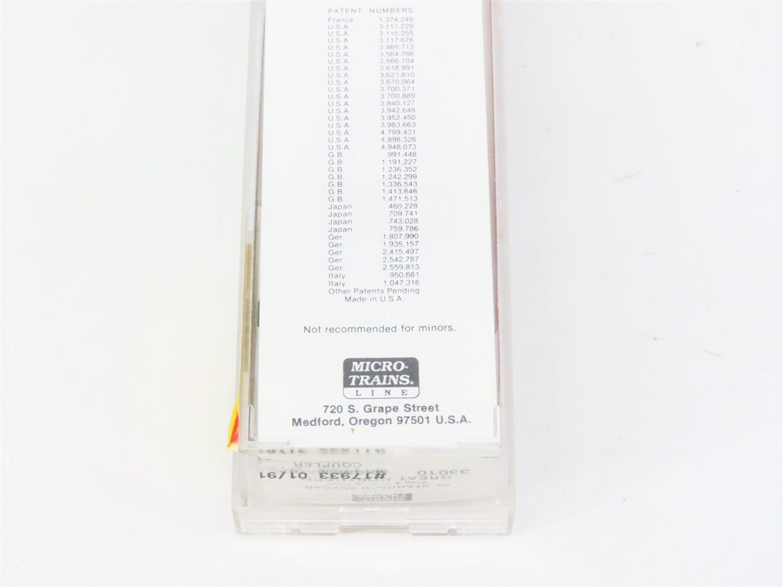 N Scale Micro-Trains MTL 33010 GN Great Northern 50' Box Car 17833 RTR