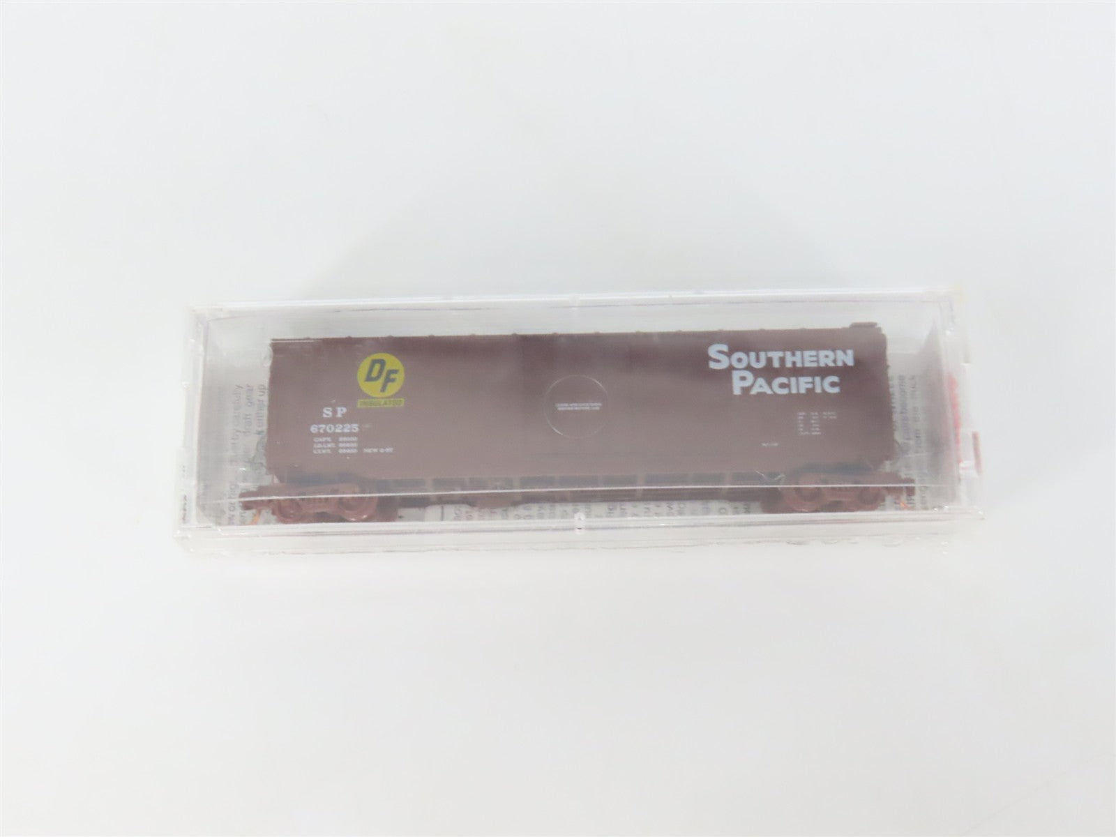 N Scale Micro-Trains MTL 32380 SP Southern Pacific 50' Plug Door Box Car RTR