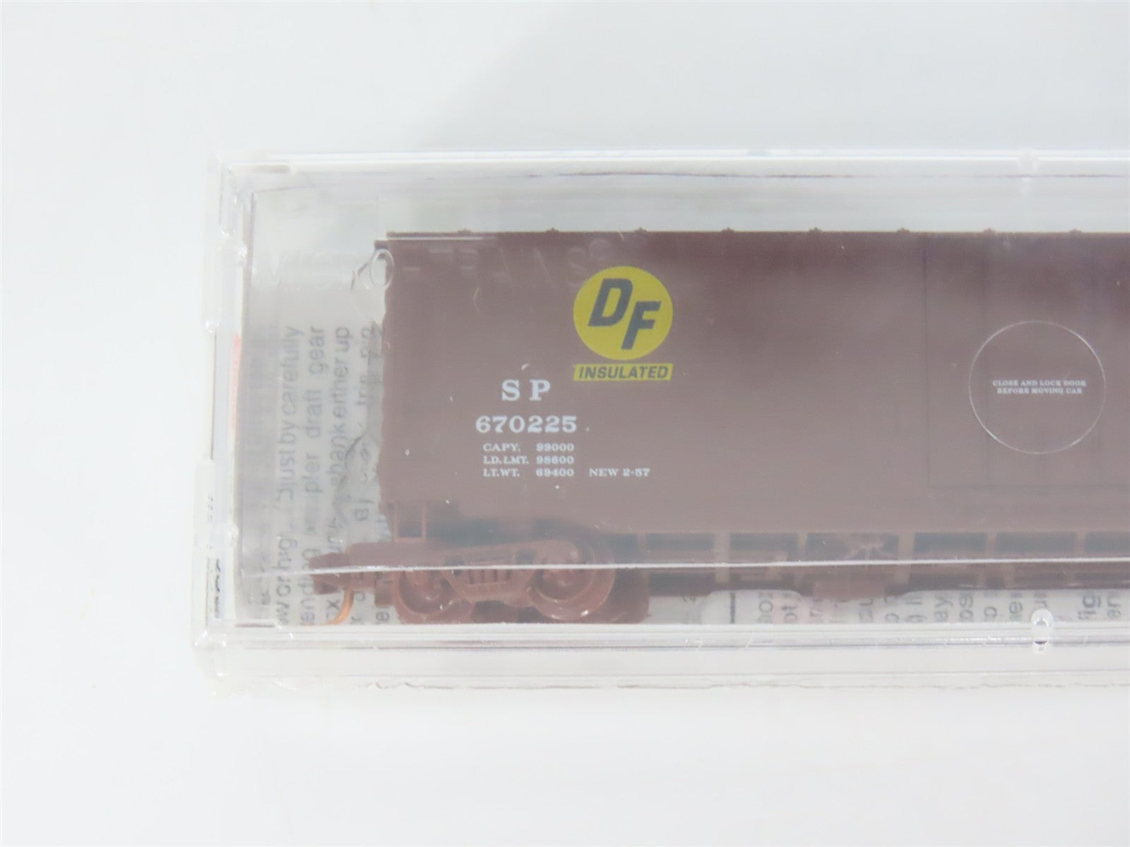 N Scale Micro-Trains MTL 32380 SP Southern Pacific 50' Plug Door Box Car RTR