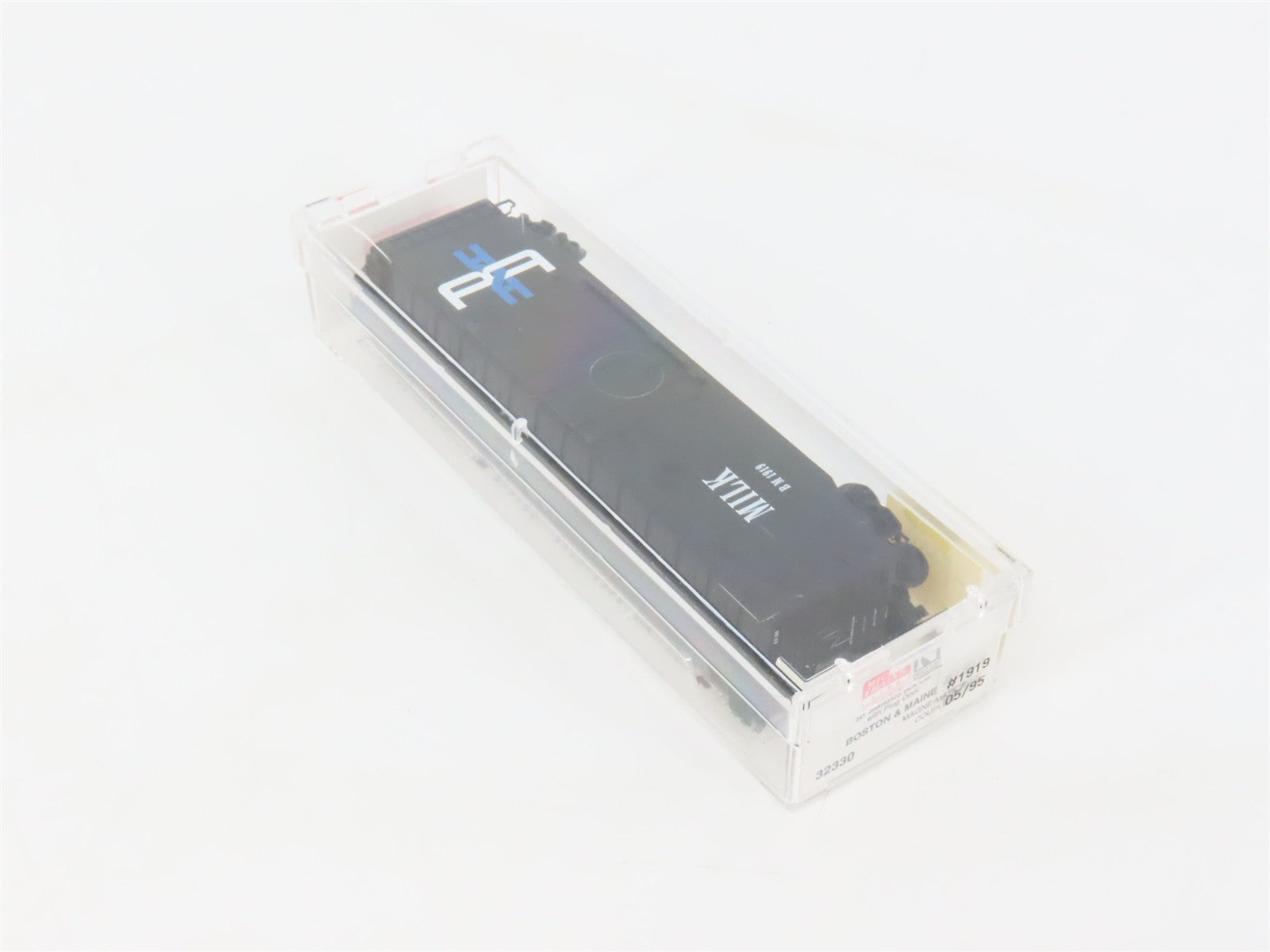 N Scale Micro-Trains MTL 32330 BM Boston & Maine 50' Plug Door Box Car 1919 RTR