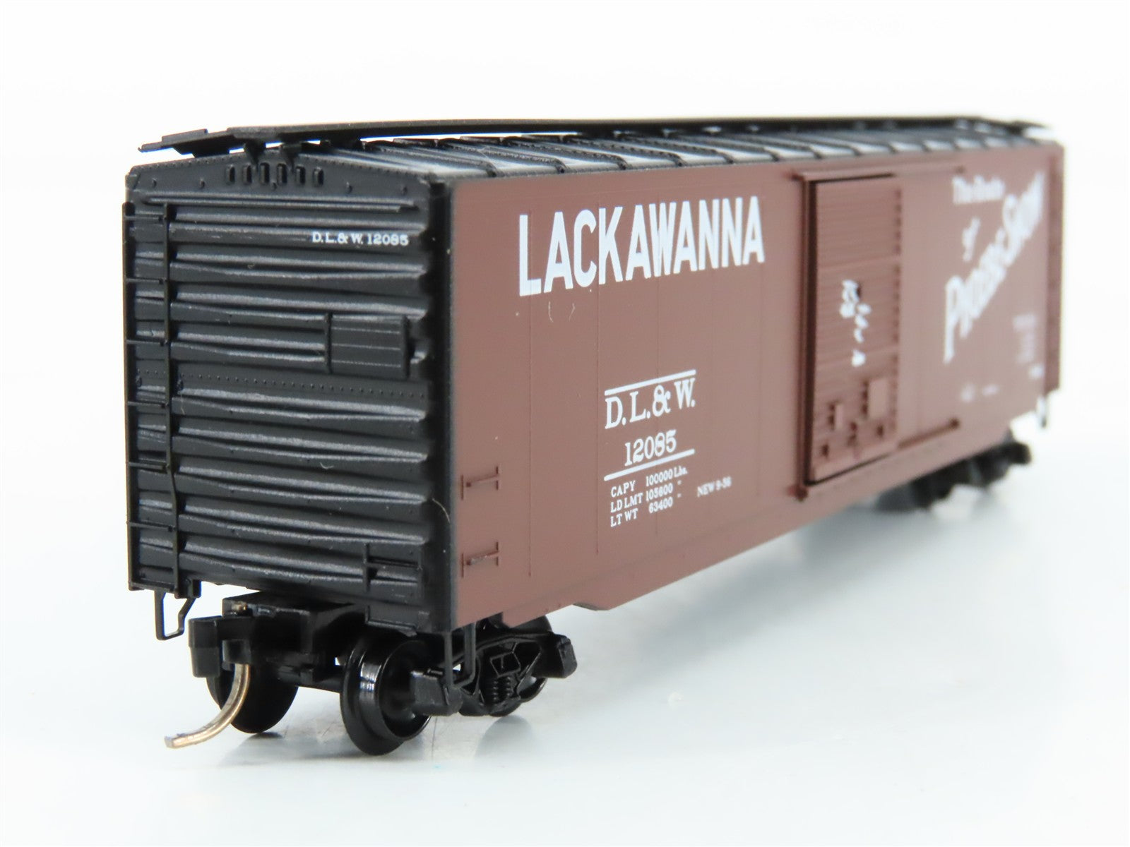 N Scale Micro-Trains MTL 31230 DL&W Delaware, Lackawanna & Western Box Car 12085