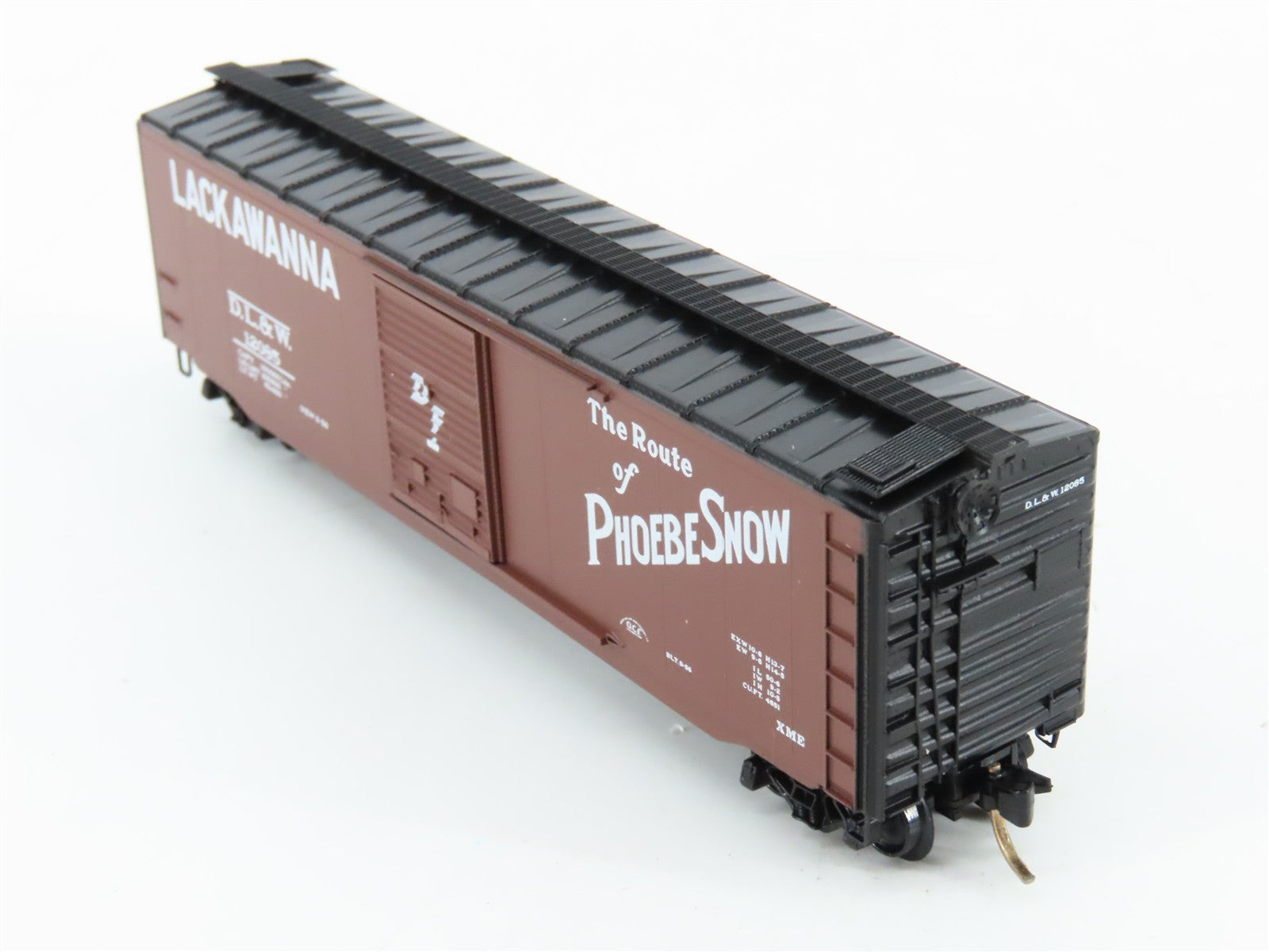 N Scale Micro-Trains MTL 31230 DL&W Delaware, Lackawanna & Western Box Car 12085