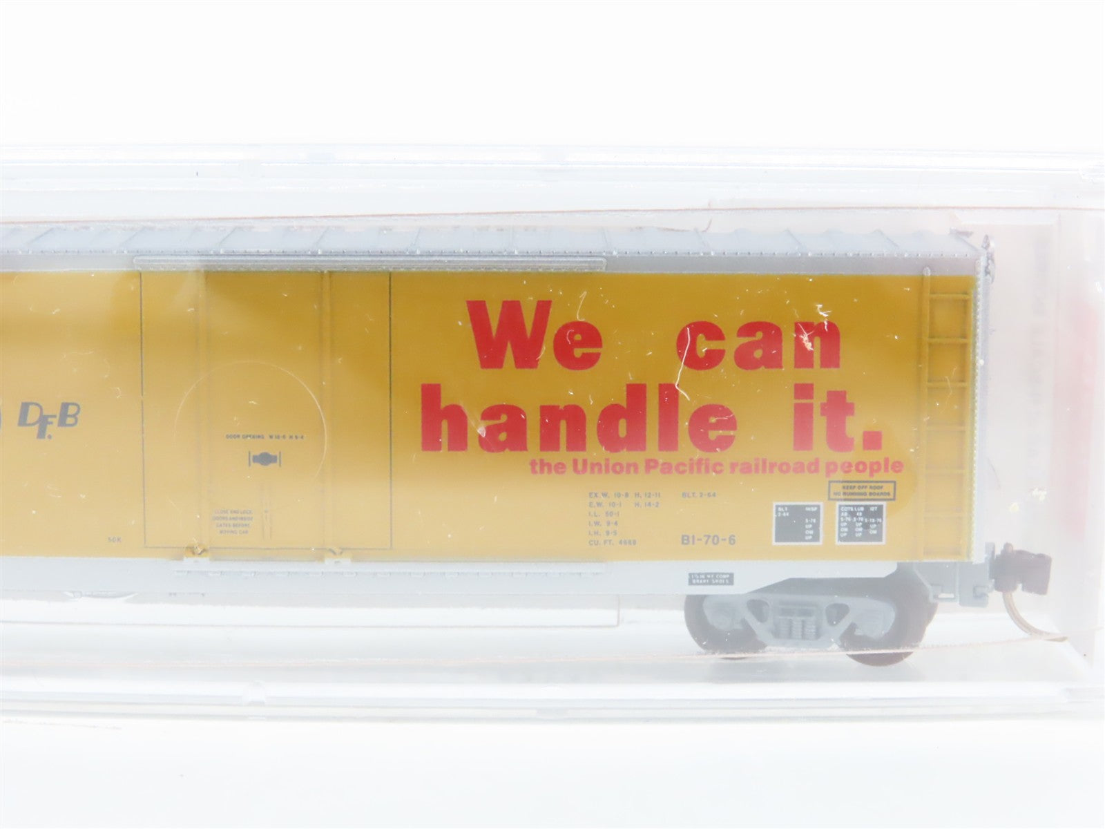 N Scale Micro-Trains MTL 38240 UP Union Pacific 50' Plug Door Box Car 492915