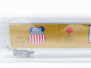 N Scale Micro-Trains MTL 38280 UP Union Pacific 50' Plug Door Box Car 490164