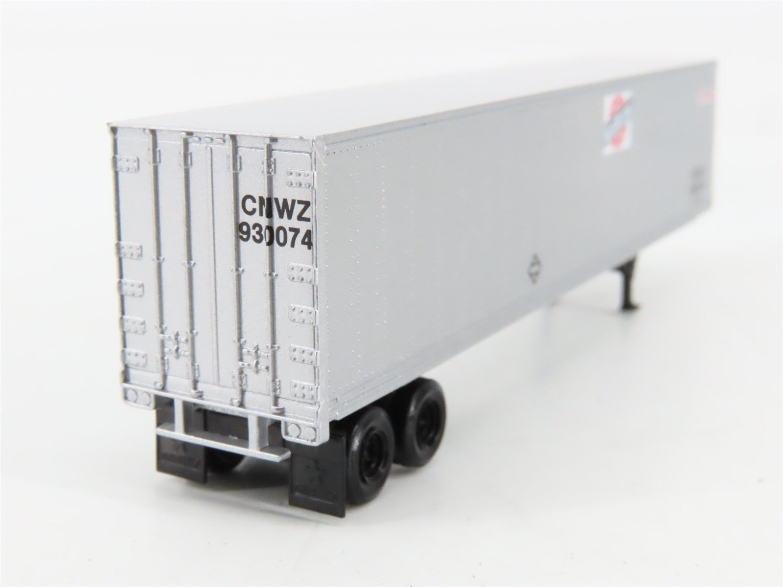 N Scale Micro-Trains MTL 67020 CNWZ Chicago & North Western 45' Van Trailer