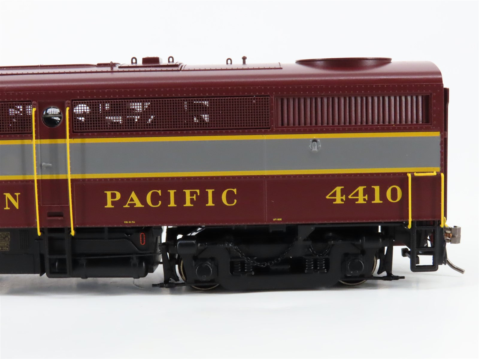 HO Scale Rapido 37507 CP Canadian Pacific FA-1/FB-1 Diesel Loco Set wDCC & Sound