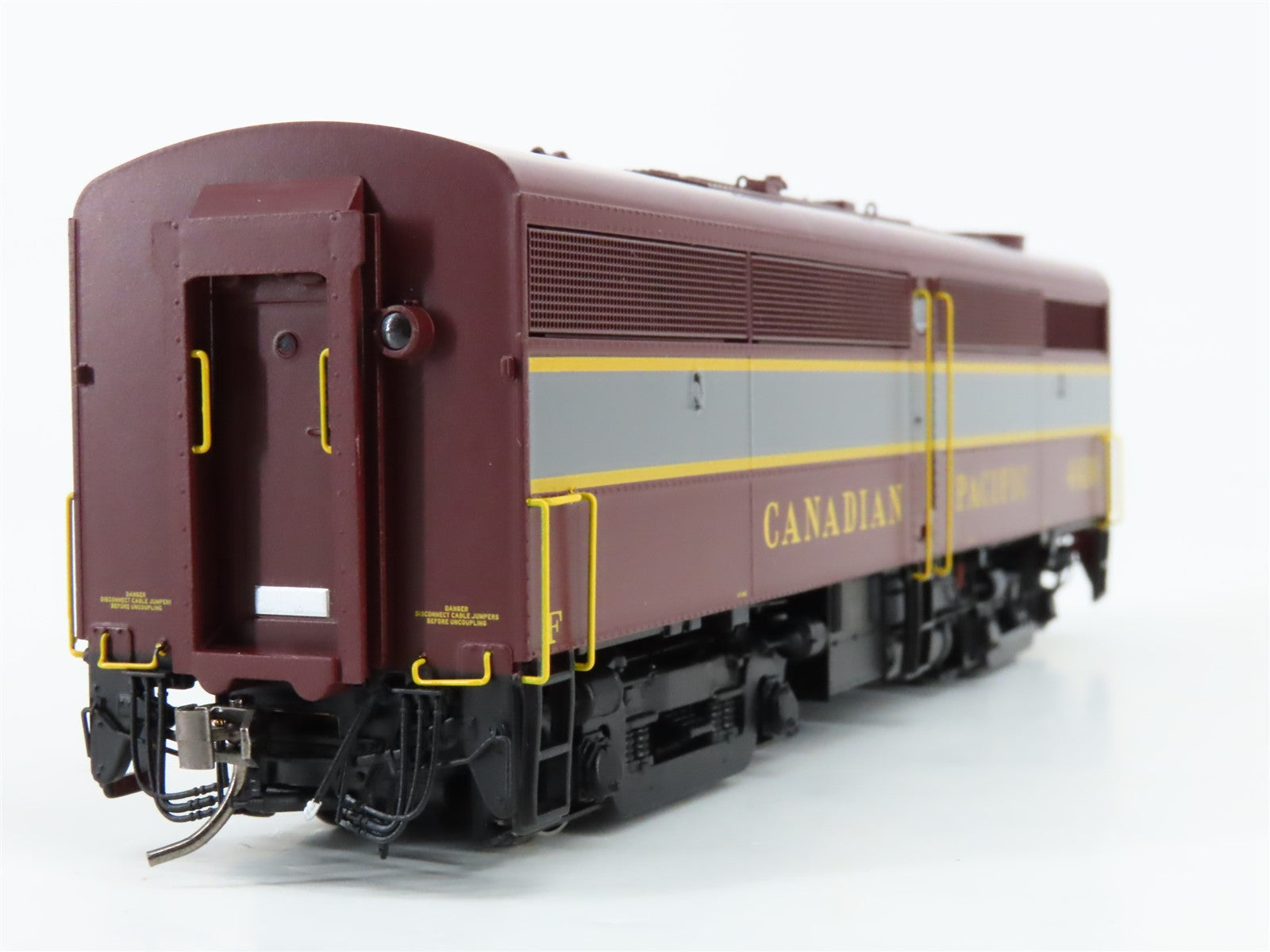 HO Scale Rapido 37507 CP Canadian Pacific FA-1/FB-1 Diesel Loco Set wDCC & Sound