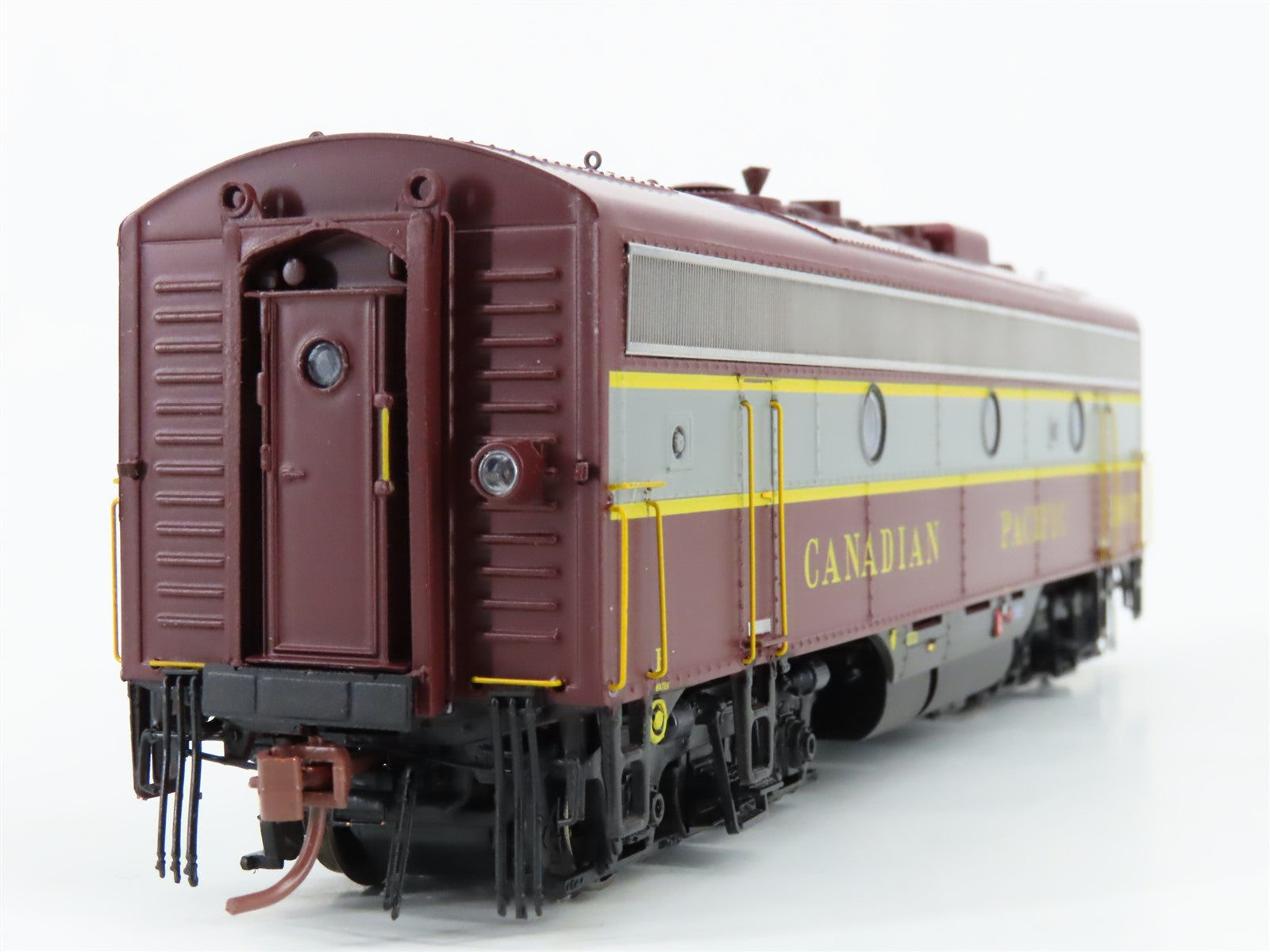 HO Scale Rapido 223004 CP Canadian Pacific F9B Diesel Locomotive #1907 wDCC