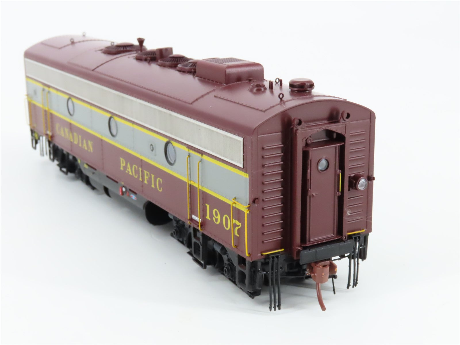 HO Scale Rapido 223004 CP Canadian Pacific F9B Diesel Locomotive #1907 wDCC