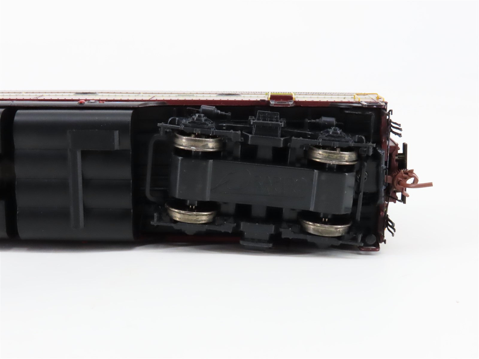 HO Scale Rapido 223004 CP Canadian Pacific F9B Diesel Locomotive #1907 wDCC