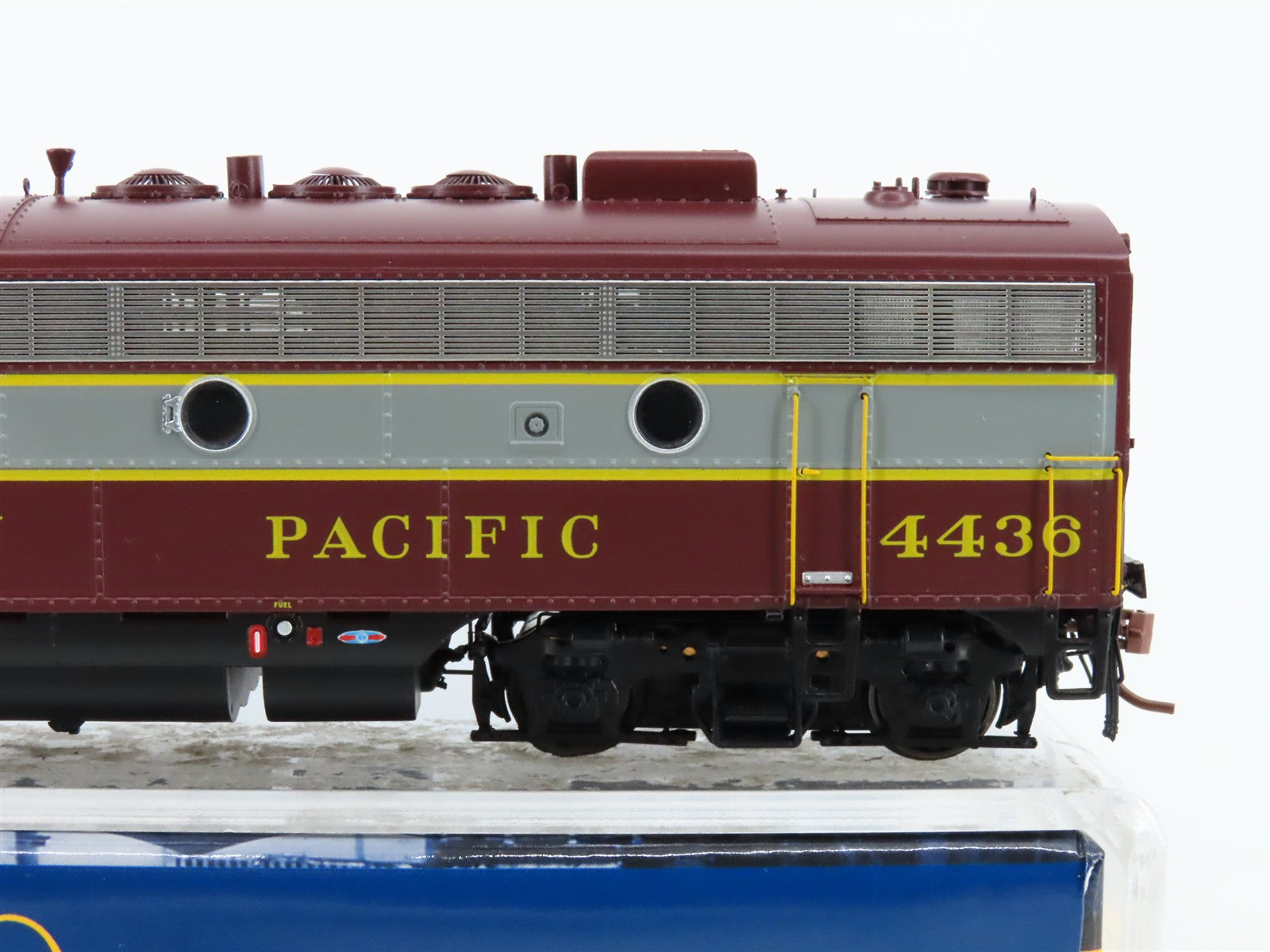 HO Scale Rapido 223001 CP Canadian Pacific F7B Diesel Locomotive #4436 wDCC
