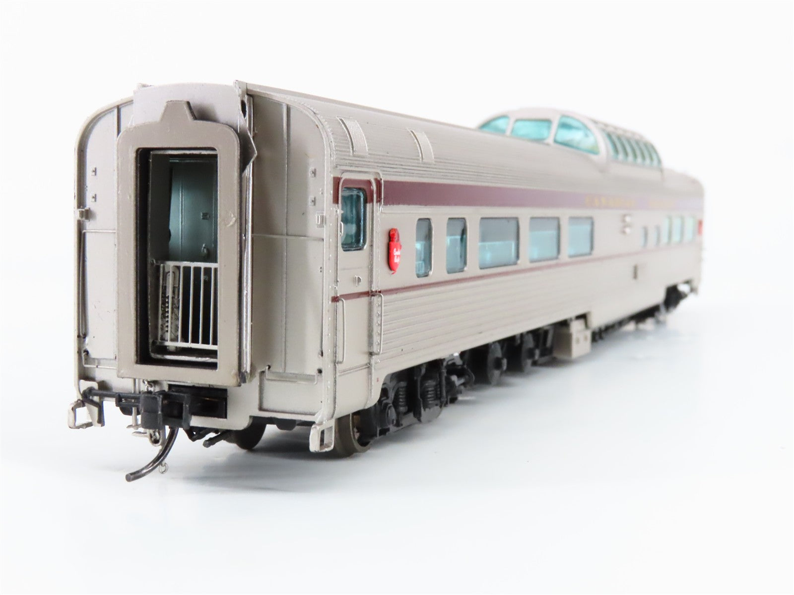 HO Scale Rapido 116014 CP Canadian Pacific Budd Mid-Train Vista Dome 504 RTR