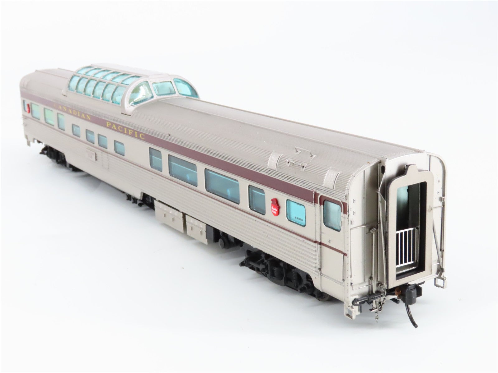 HO Scale Rapido 116014 CP Canadian Pacific Budd Mid-Train Vista Dome 504 RTR