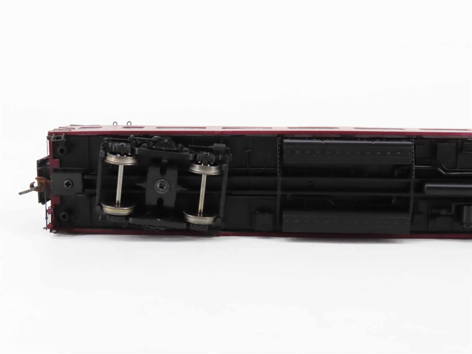 HO Scale Rapido 100092 CP Canadian Pacific Lightweight Coach Passenger Car #2245