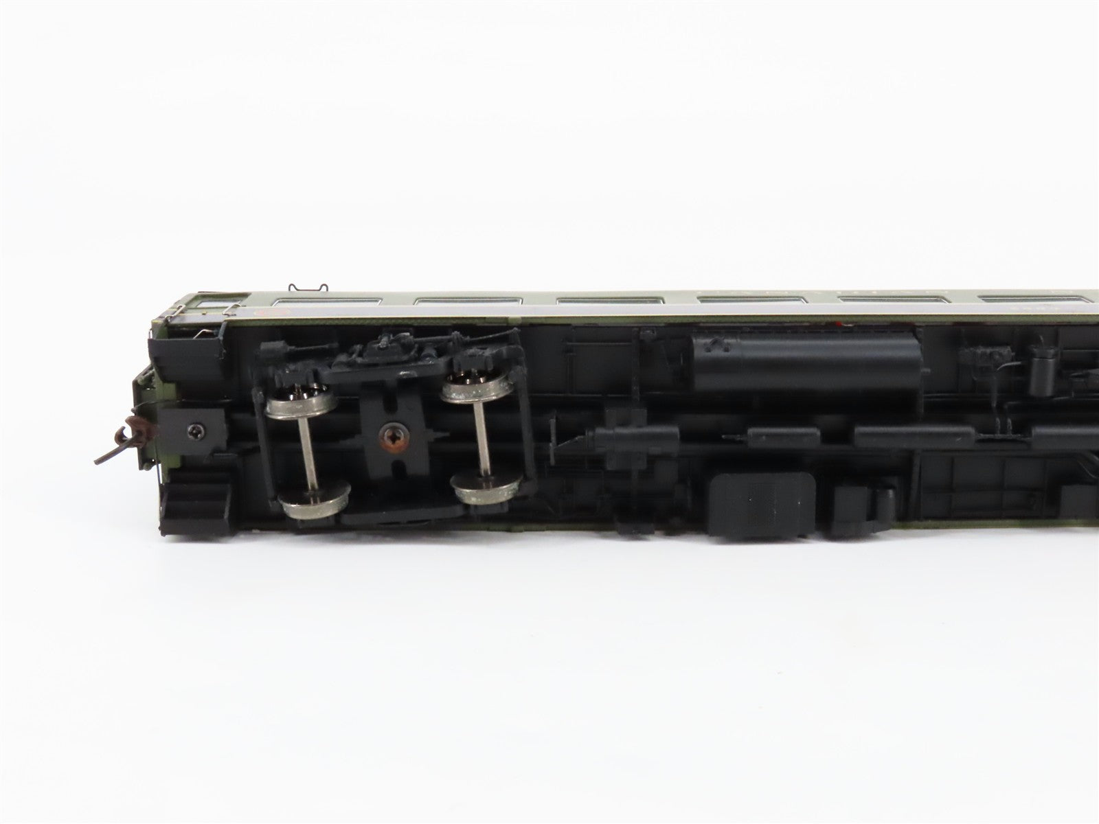 HO Scale Rapido 100018 CN Canadian National Coach Passenger Car #5564