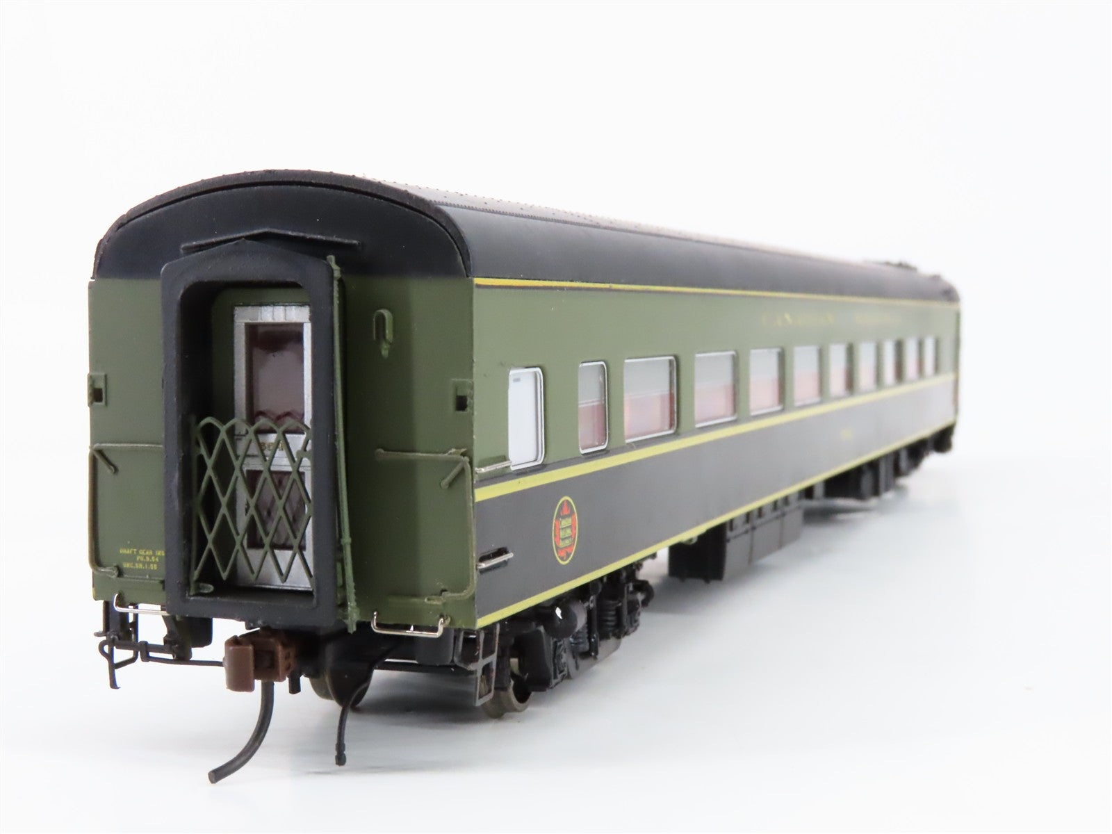 HO Scale Rapido 100016 Canadian National Lightweight Coach Factory Interior RTR