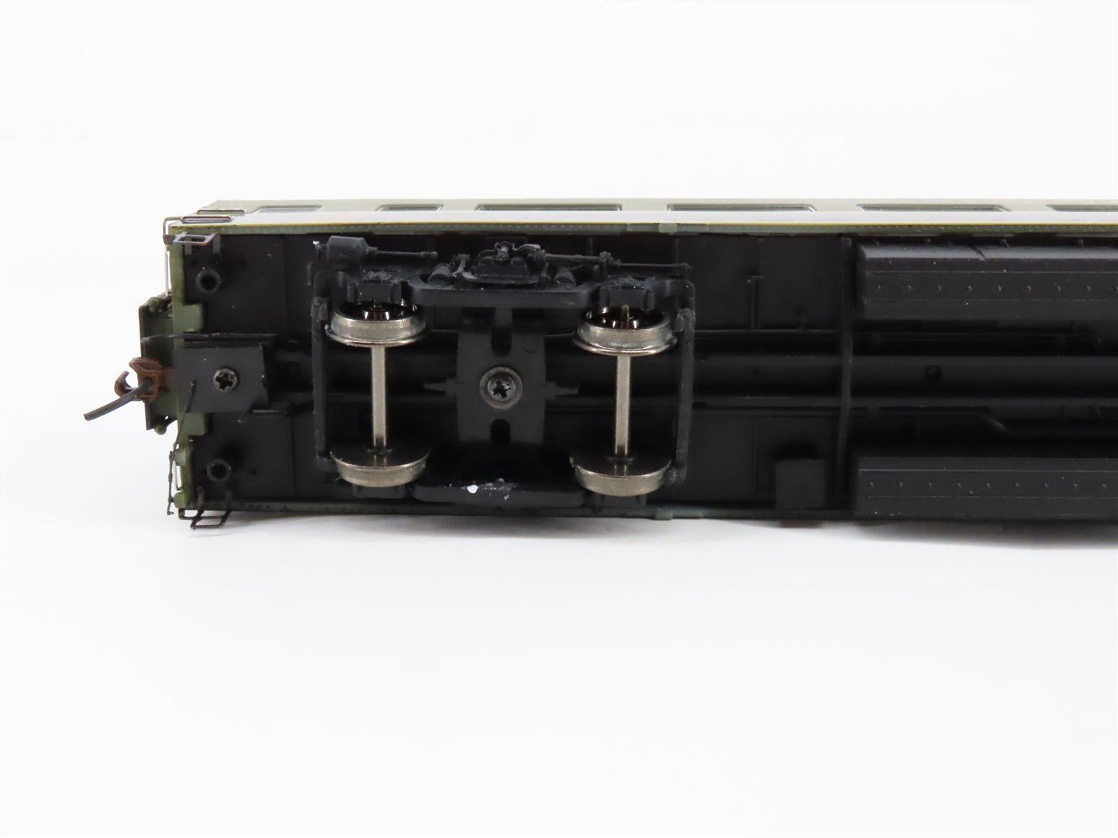 HO Scale Rapido 100016 Canadian National Lightweight Coach Factory Interior RTR