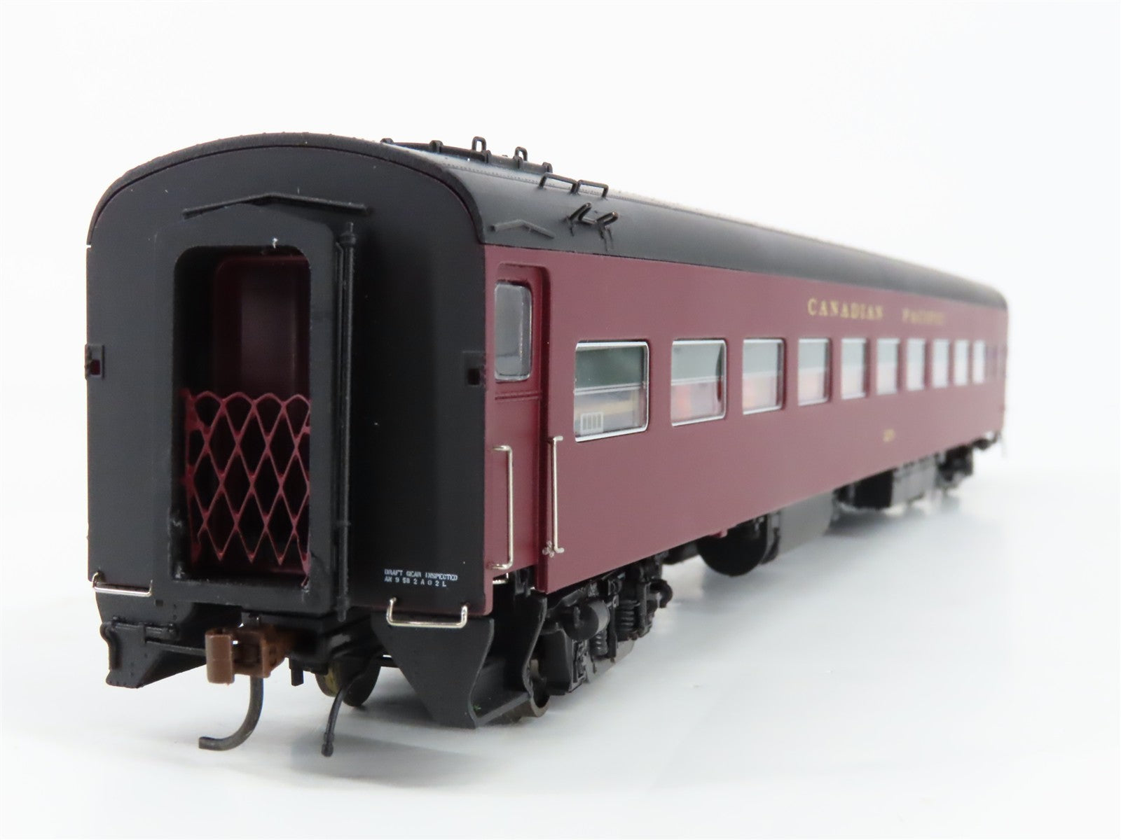 HO Scale Rapido 100095 Canadian Pacific Lightweight Coach Factory Interior RTR