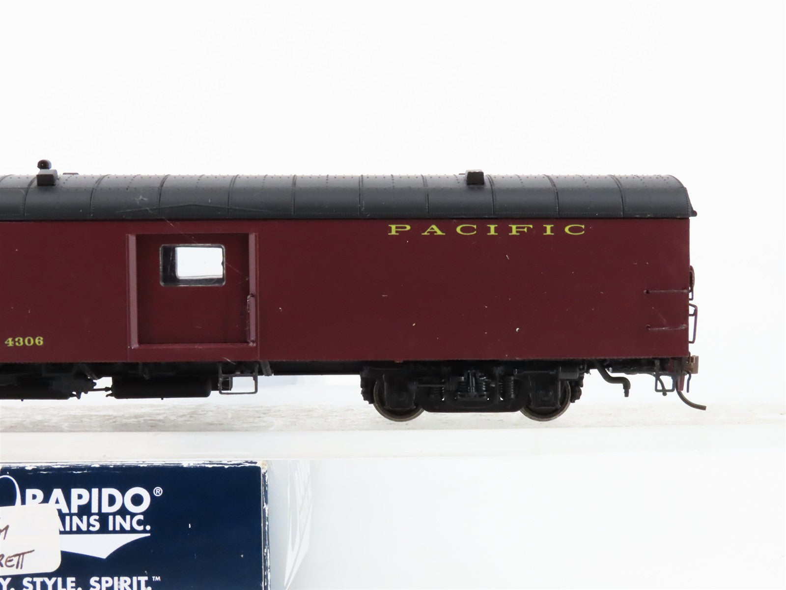 HO Scale Rapido 106189 CP Canadian Pacific Baggage Passenger Car #4306