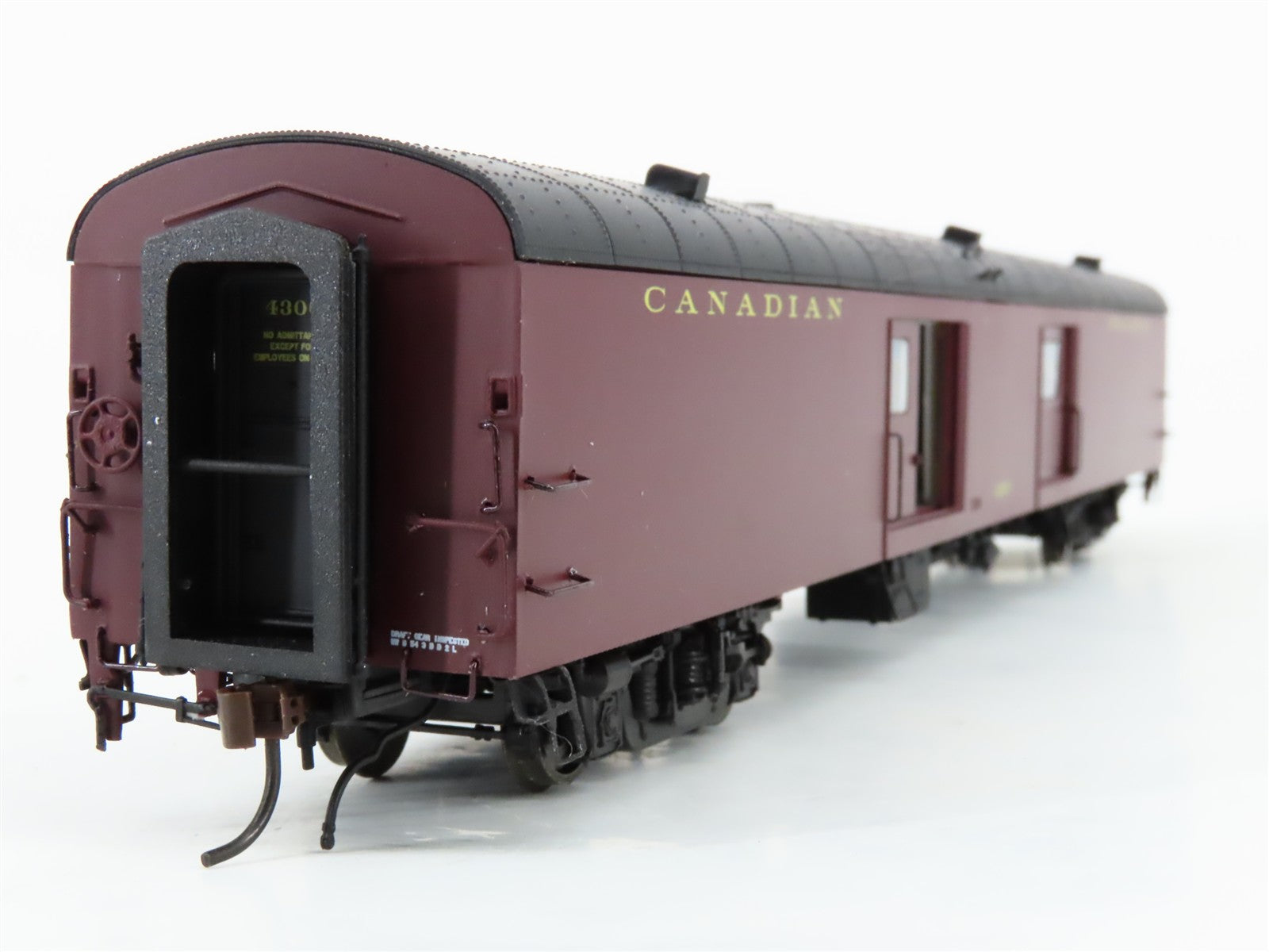 HO Scale Rapido 106189 CP Canadian Pacific Baggage Passenger Car #4306