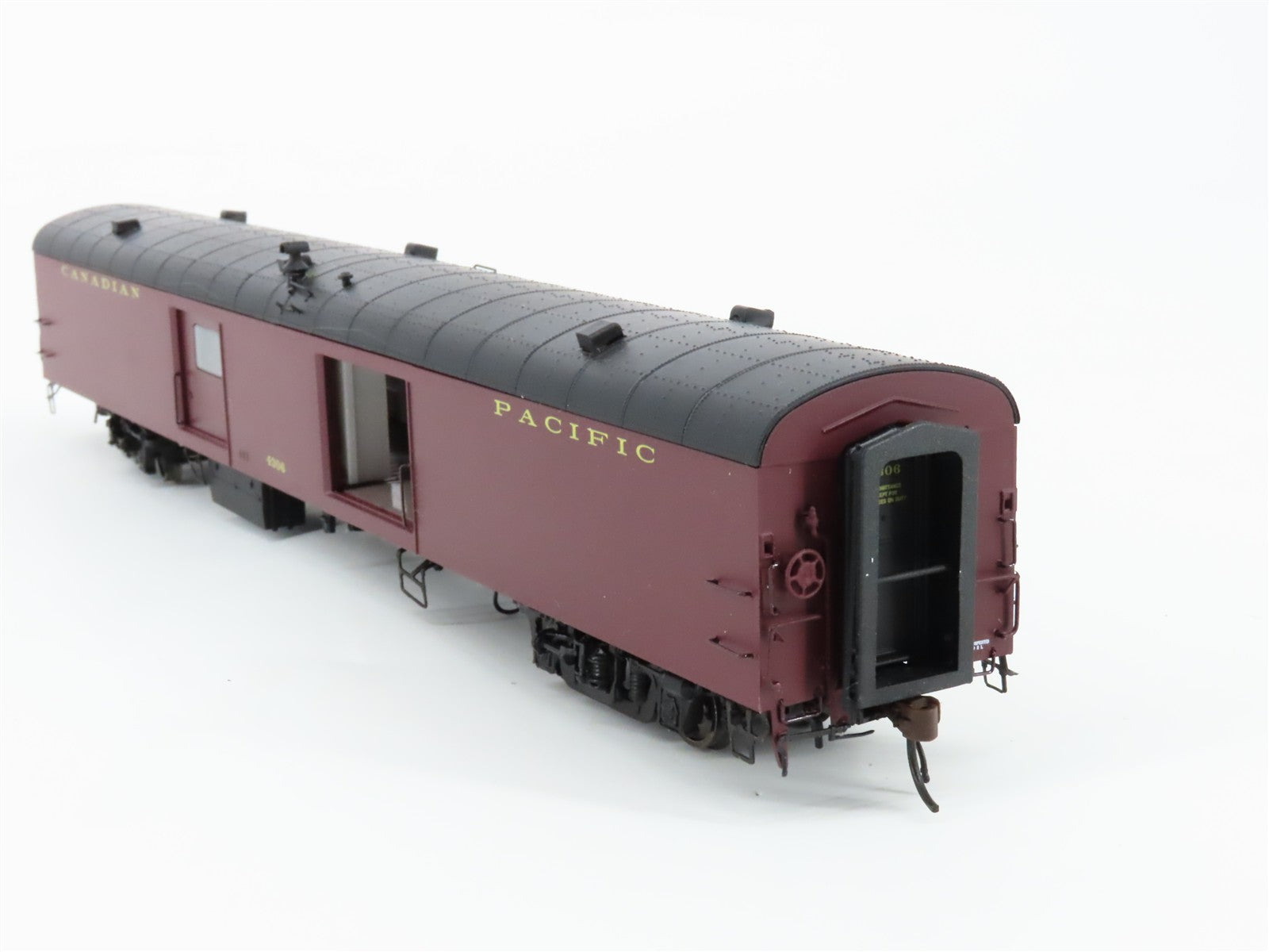 HO Scale Rapido 106189 CP Canadian Pacific Baggage Passenger Car #4306