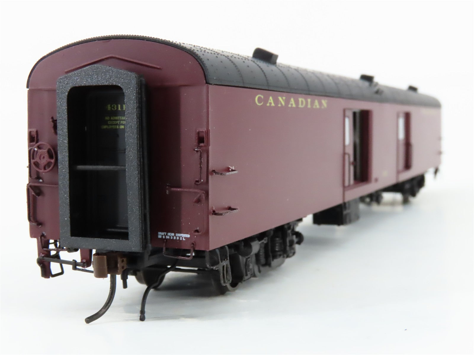 HO Scale Rapido 106191 CP Canadian Pacific Baggage Passenger Car #4311