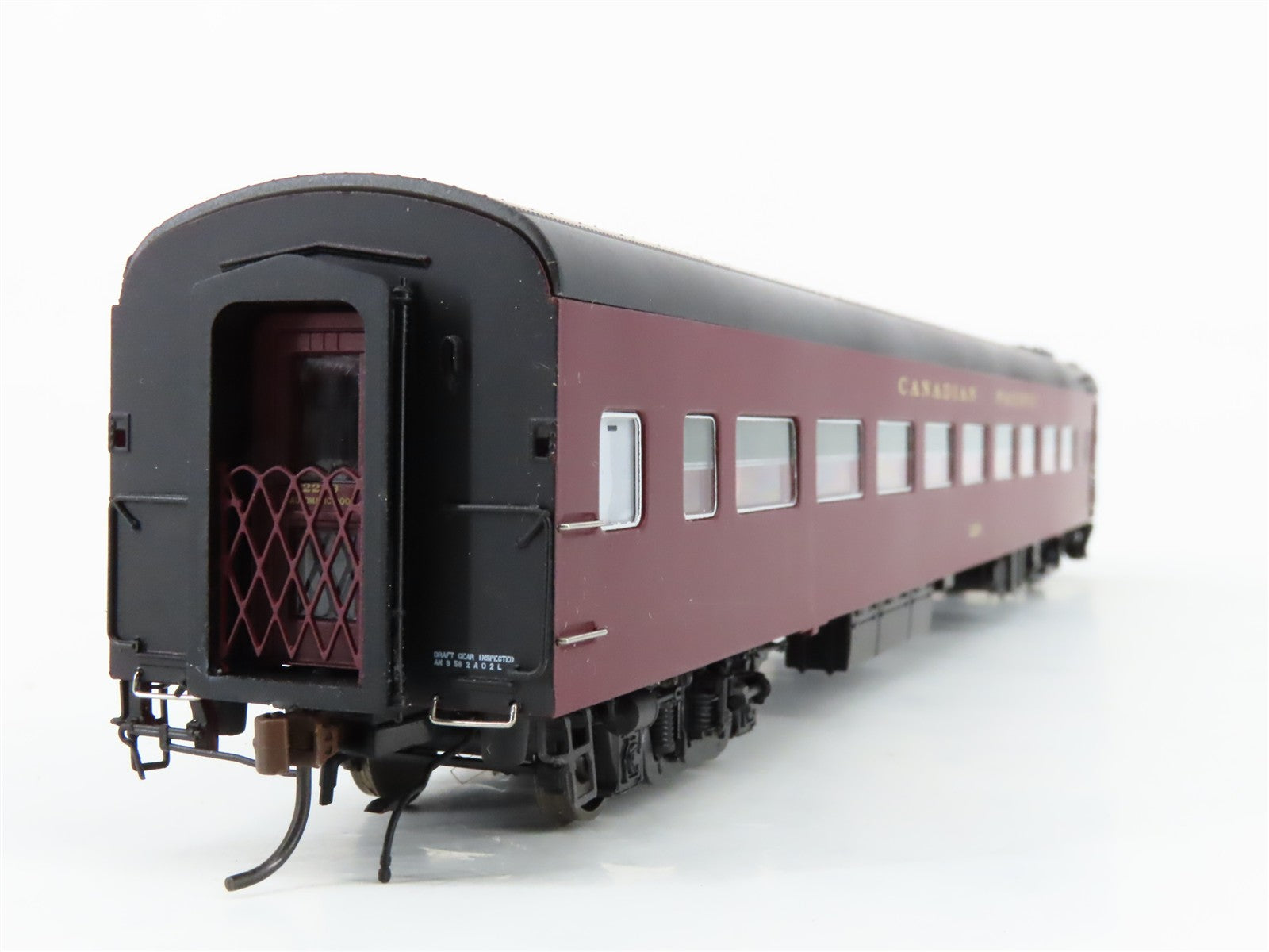 HO Scale Rapido 100091 CP Canadian Pacific Coach Passenger Car #2239