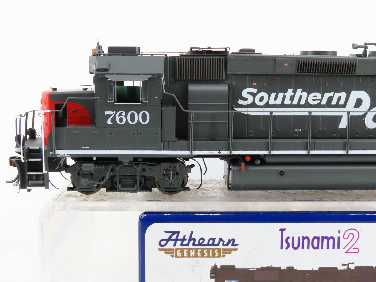 HO Scale Athearn ATHG64934 SP Southern Pacific GP40P-2 Diesel #7600 DCC Sound