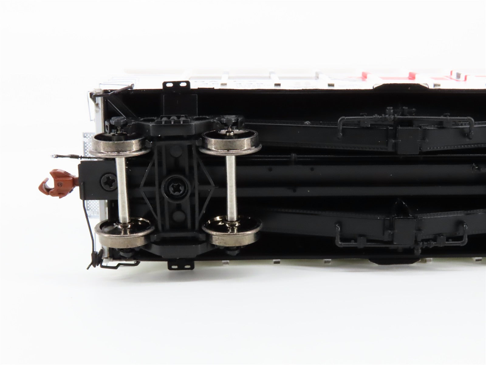 HO Scale Scaletrains.com SXT32990 GACX Champion Spark Plugs Hopper 46439 RTR