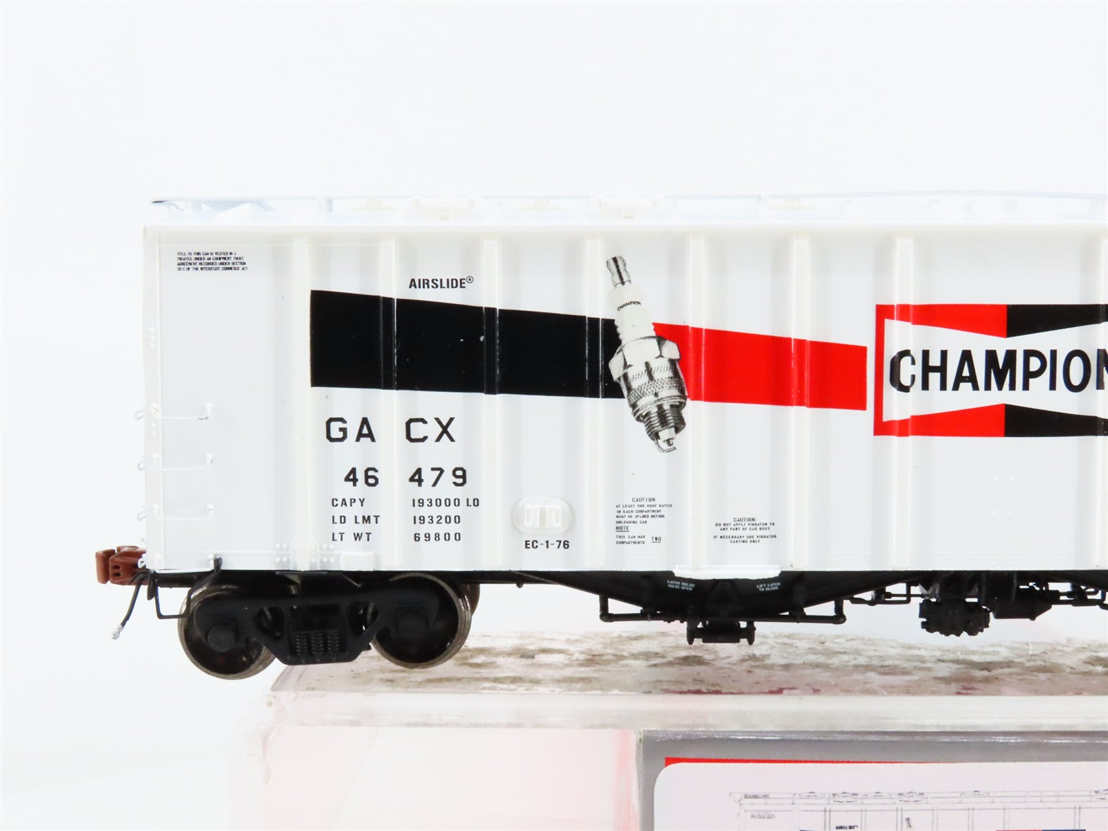 HO Scale Scaletrains.com SXT32992 GACX Champion Spark Plugs Hopper 46479 RTR