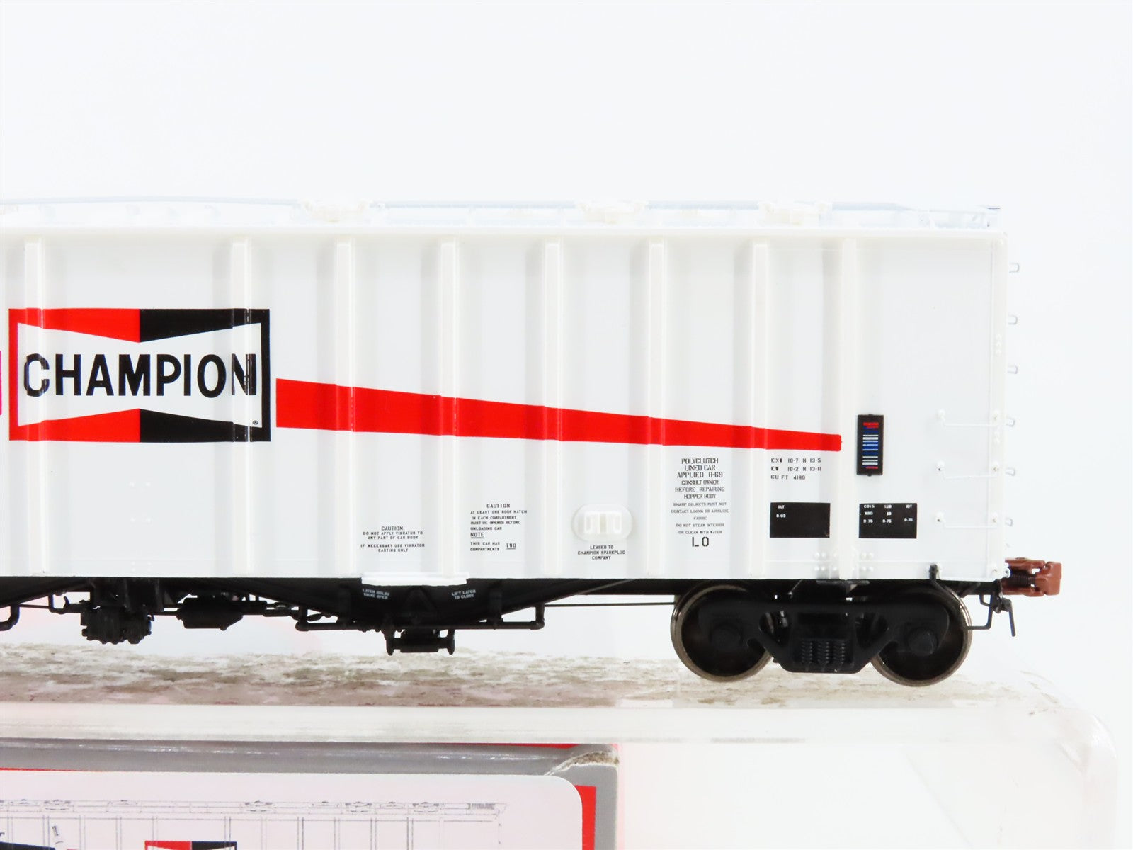 HO Scale Scaletrains.com SXT32992 GACX Champion Spark Plugs Hopper 46479 RTR