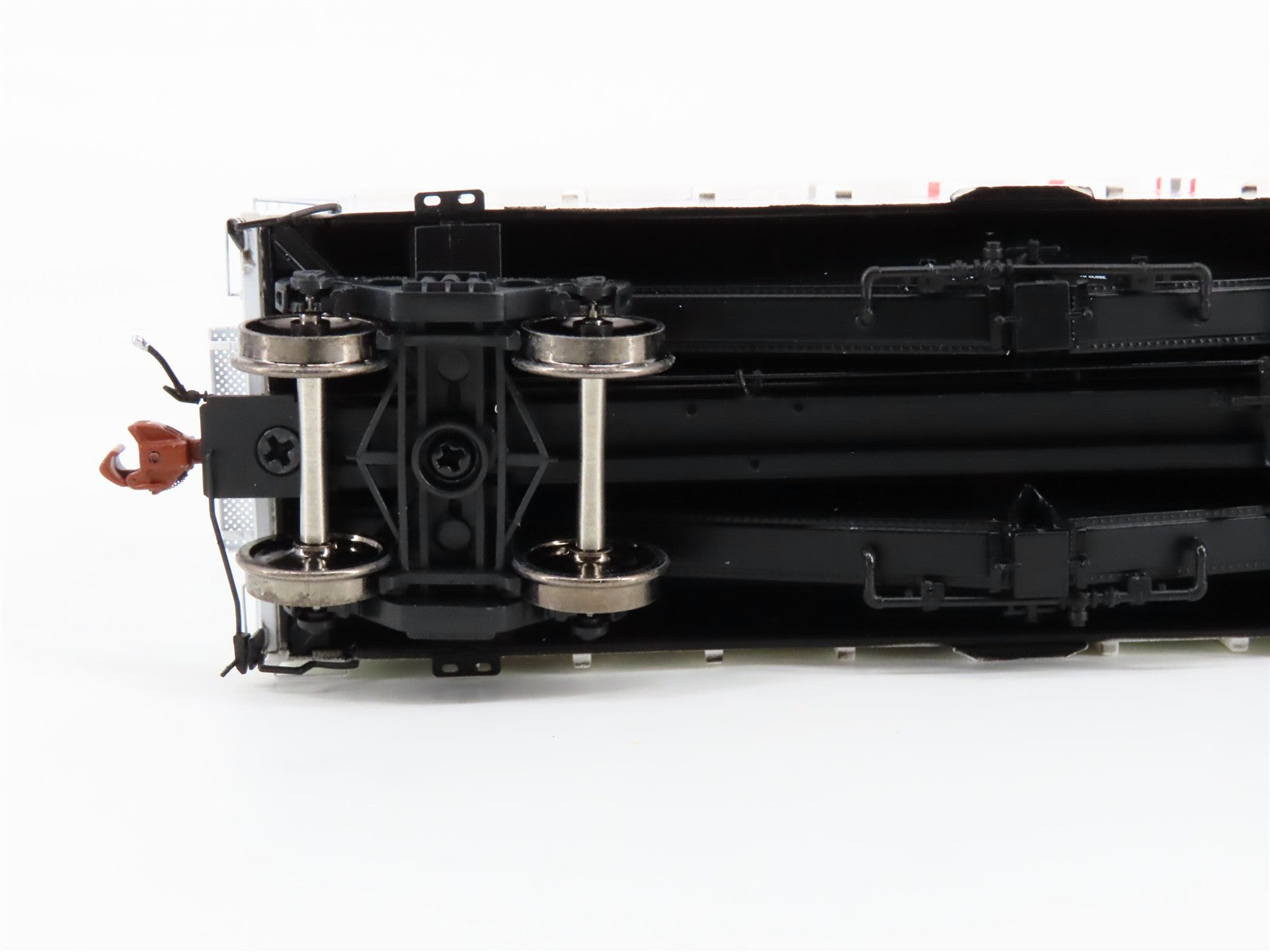 HO Scale Scaletrains.com SXT32992 GACX Champion Spark Plugs Hopper 46479 RTR