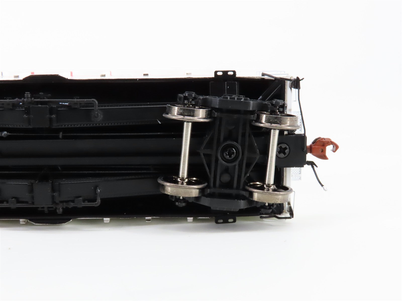 HO Scale Scaletrains.com SXT32992 GACX Champion Spark Plugs Hopper 46479 RTR