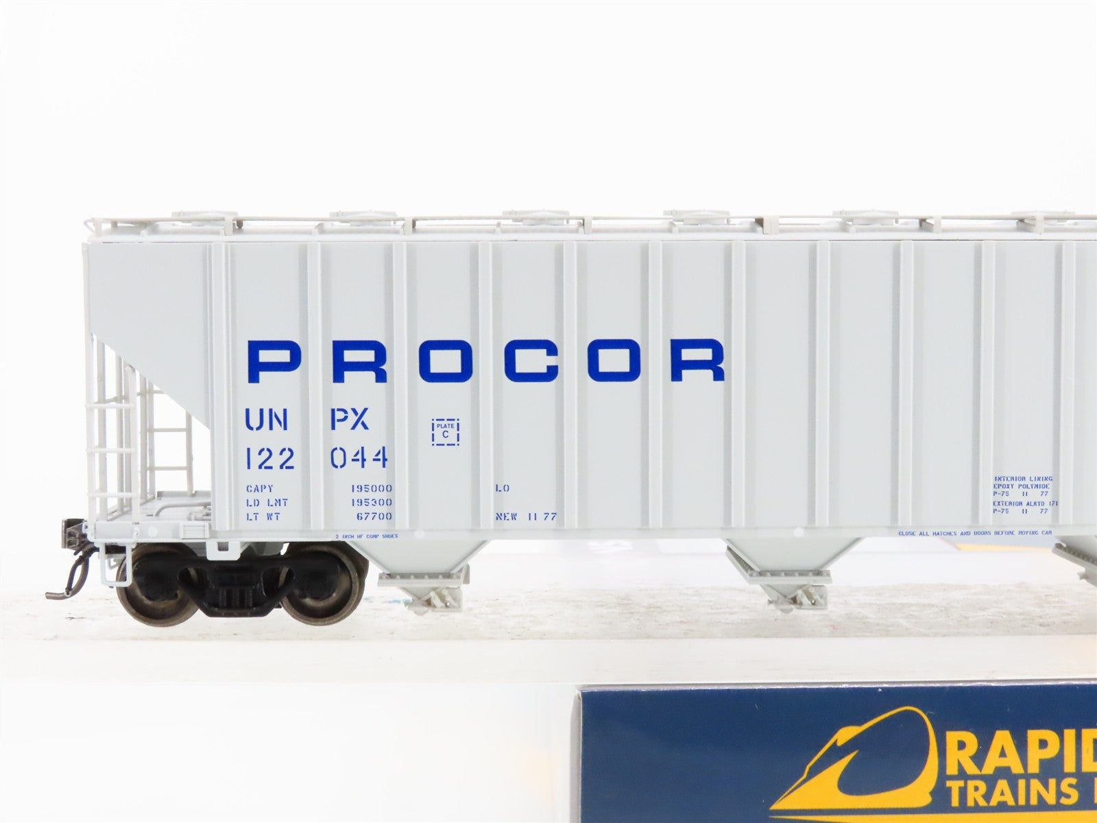 HO Scale Rapido 157003A UNPX Union Carbide 5720 Covered Hopper 122044 RTR