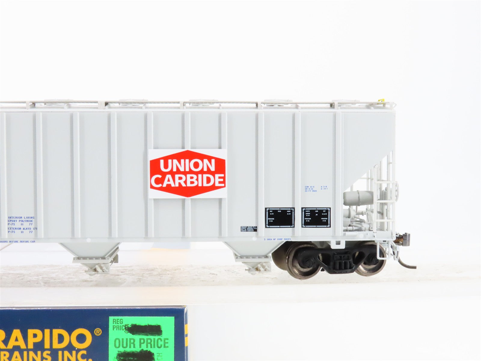 HO Scale Rapido 157003A UNPX Union Carbide 5720 Covered Hopper 122044 RTR