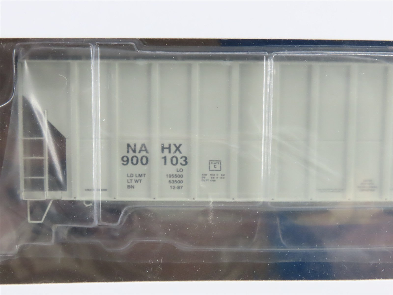 HO Scale Athearn ATH81582 NAHX FMC 54' Covered Hopper 3-Pack 900021, 900103 RTR