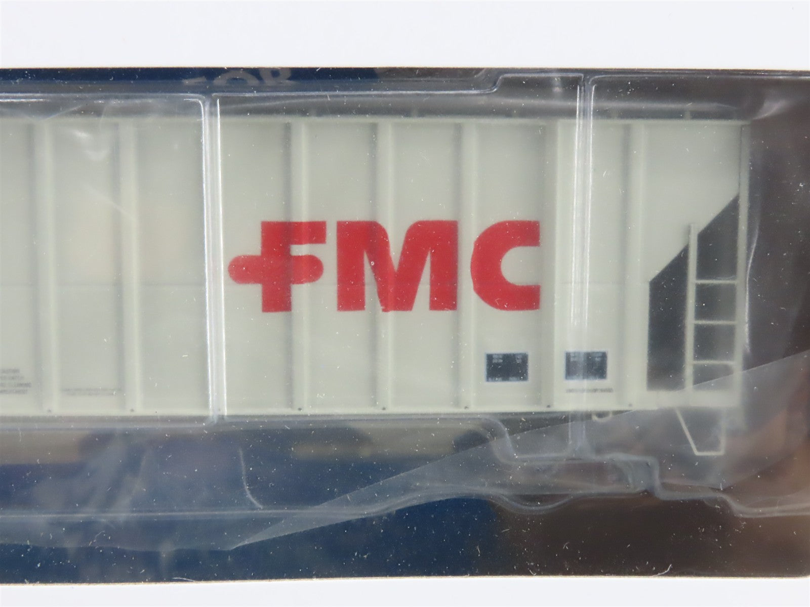 HO Scale Athearn ATH81582 NAHX FMC 54' Covered Hopper 3-Pack 900021, 900103 RTR