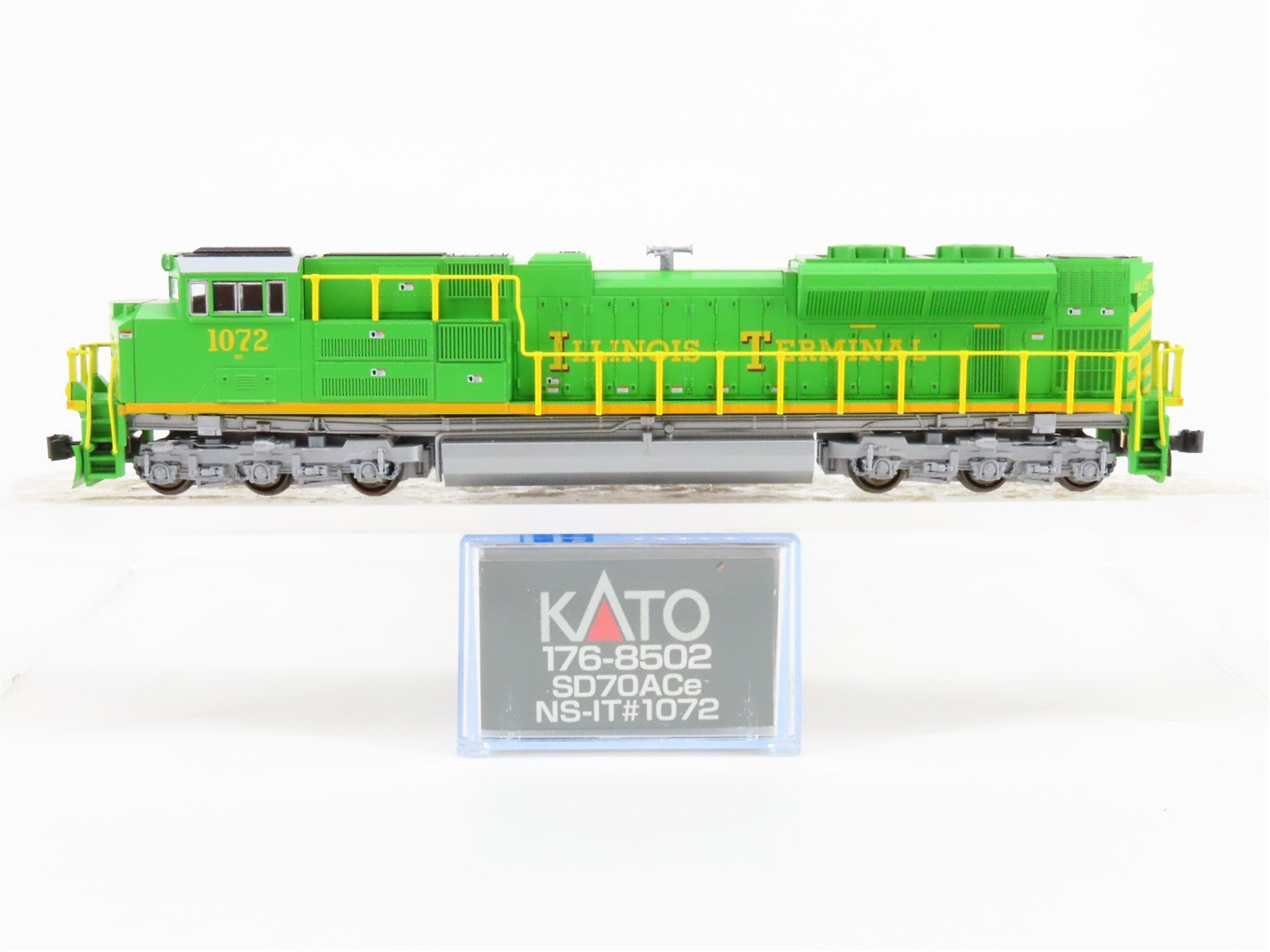 N Scale Kato 176-8502 NS Illinois Terminal Heritage SD70ACe Diesel #1072 wDCC