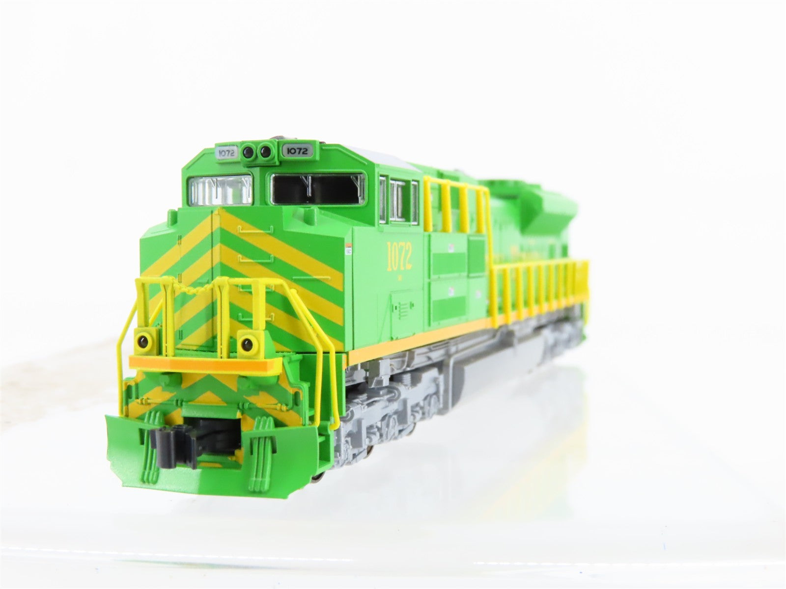 N Scale Kato 176-8502 NS Illinois Terminal Heritage SD70ACe Diesel #1072 wDCC
