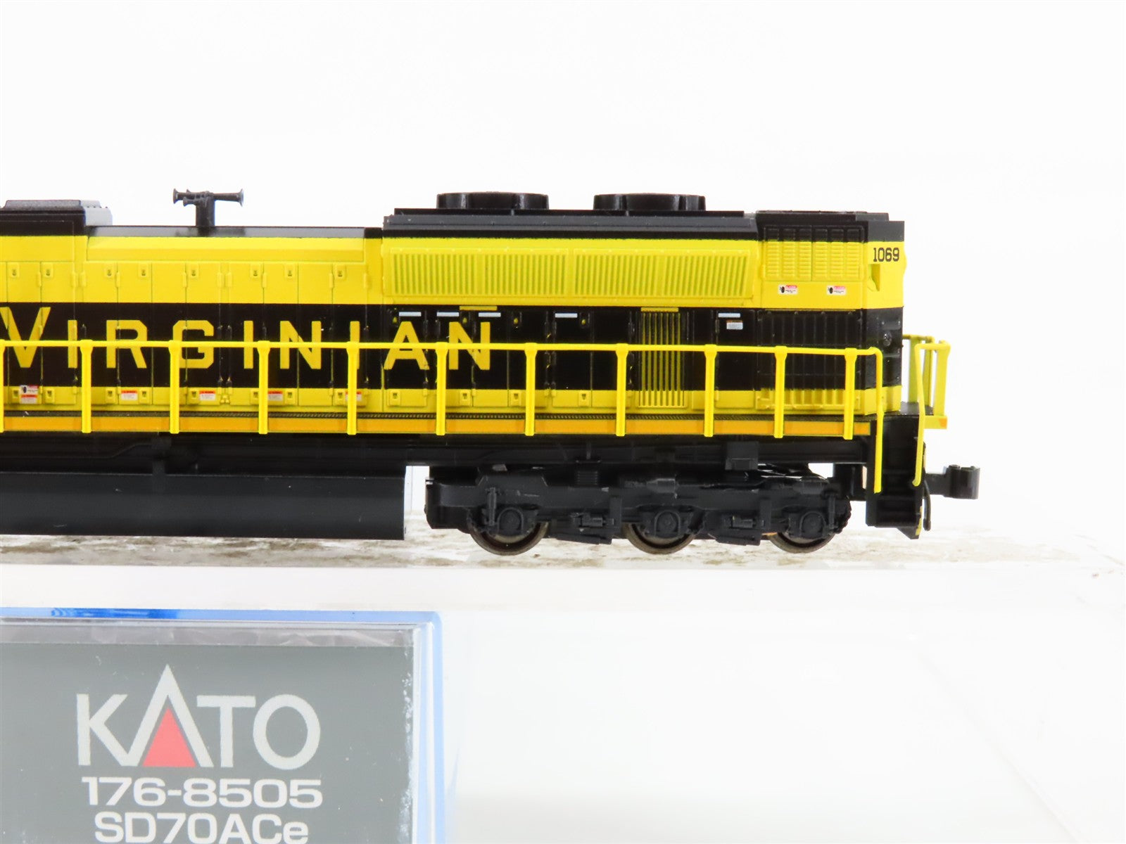 N Scale Kato 176-8505 NS Virginian Heritage SD70ACe Diesel Loco #1069 wDCC
