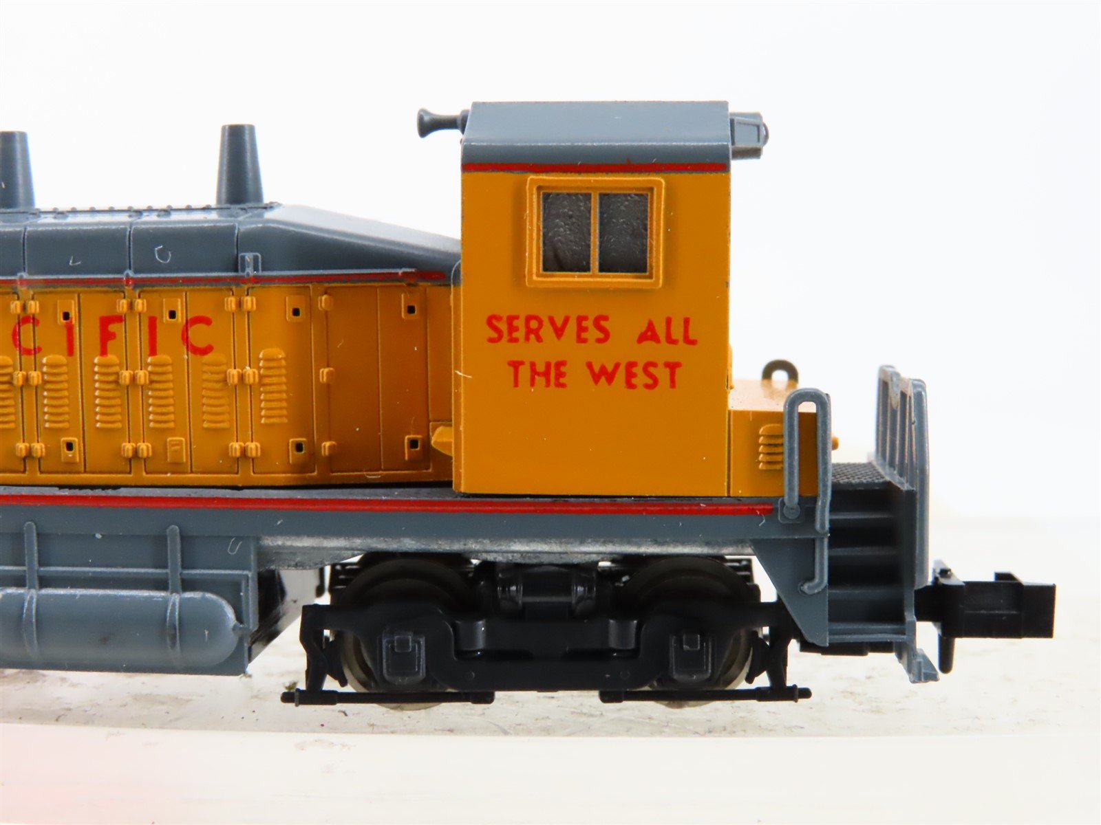 N Scale Con-Cor 0001-005002 UP Union Pacific SW1500 Cow/Calf Diesel Loco Set