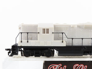 HO Scale Atlas Classic 8401 Undecorated GP7 Diesel Locomotive