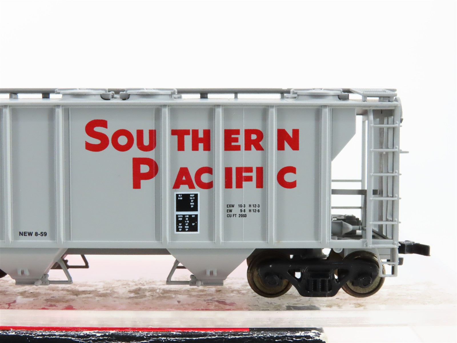 HO Scale Atlas 1810 SP Southern Pacific 2-Bay Covered Hopper 401290 RTR