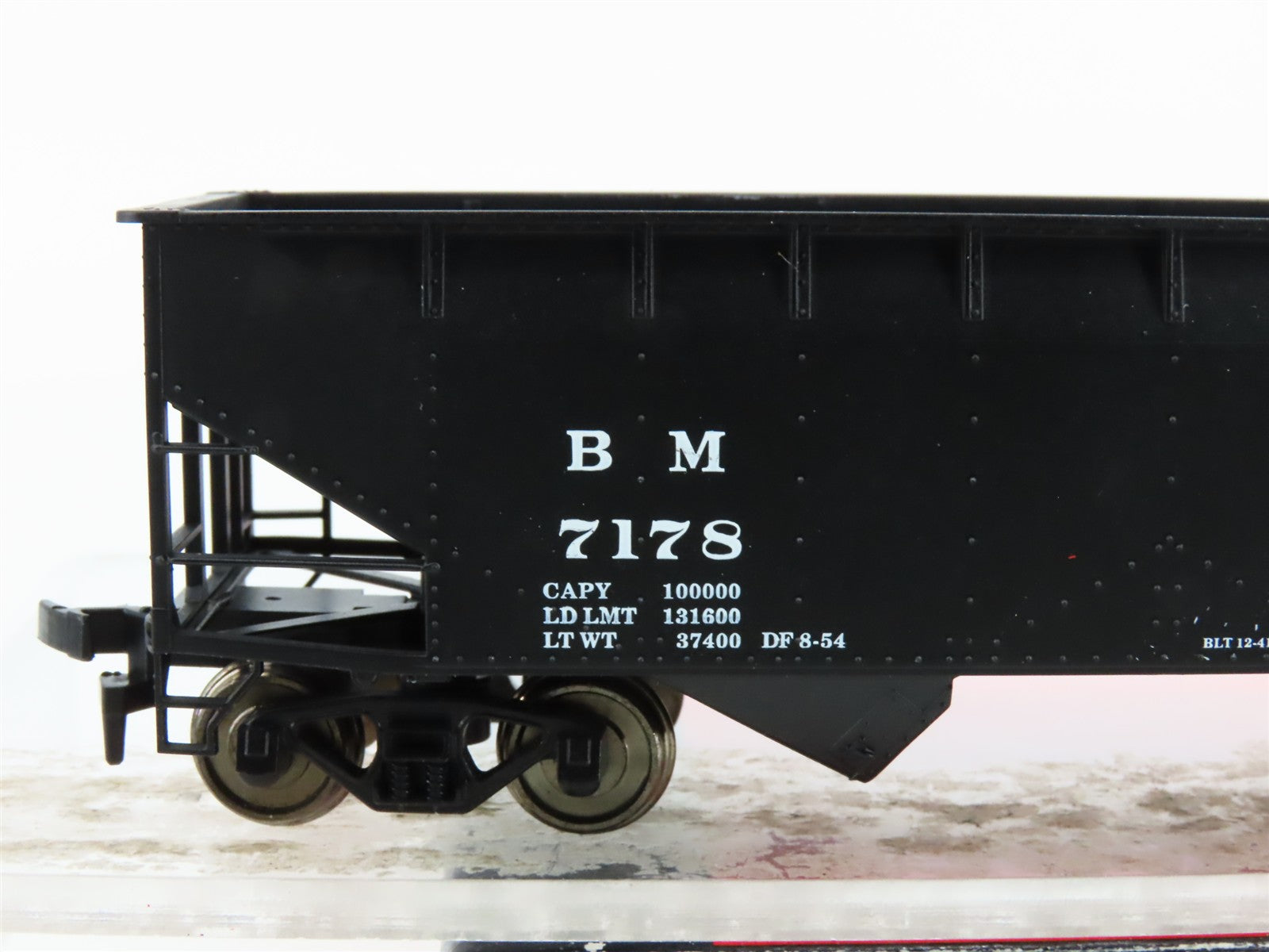 HO Scale Atlas 1862 BM Boston & Maine 2-Bay Offset Side Hopper 7178 RTR
