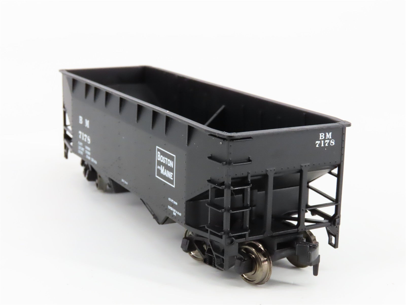 HO Scale Atlas 1862 BM Boston & Maine 2-Bay Offset Side Hopper 7178 RTR